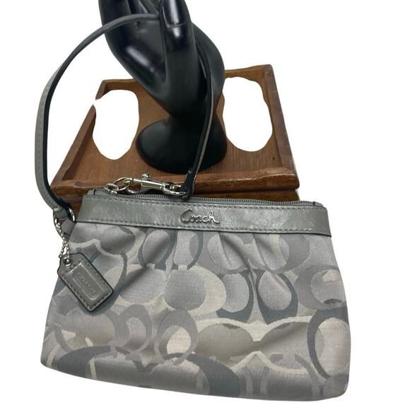 COACH WRISTLET BAG CANVAS LEATHER SIGNATURE GRAY PLEATED AESTHETIC KAWAII - Picture 11 of 16